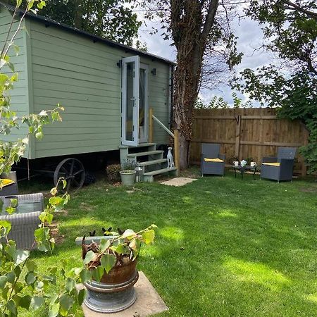 ניומרקט Beautiful Shepherd'S Hut מראה חיצוני תמונה