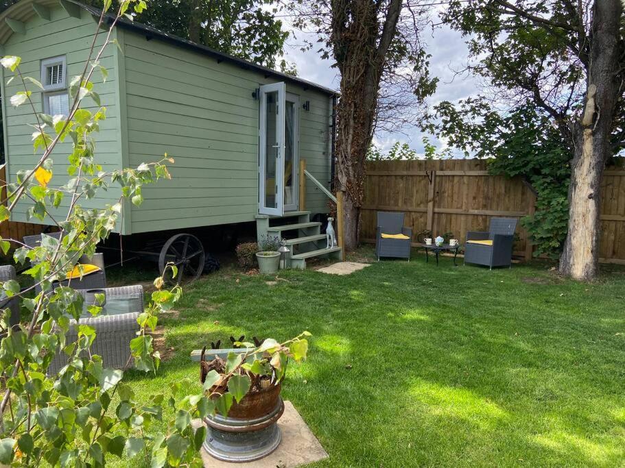ניומרקט Beautiful Shepherd'S Hut מראה חיצוני תמונה