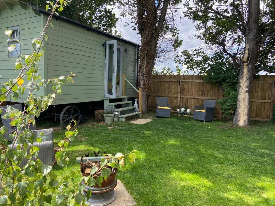 ניומרקט Beautiful Shepherd'S Hut מראה חיצוני תמונה